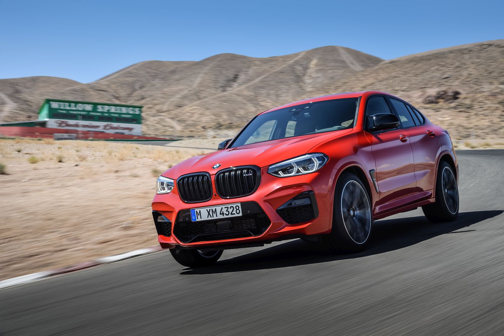 Bmw X4 M photo 9