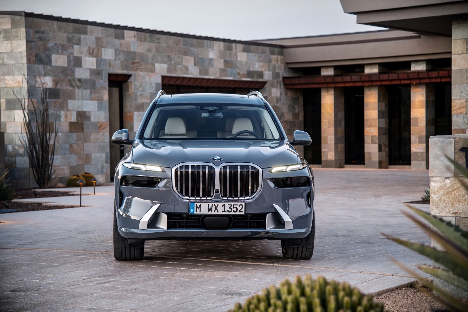 Bmw X7 photo 101