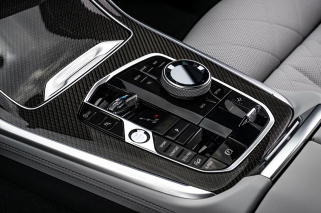 Bmw X7 photo 411