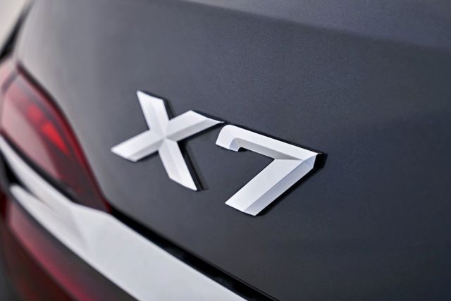 Bmw X7 photo 10
