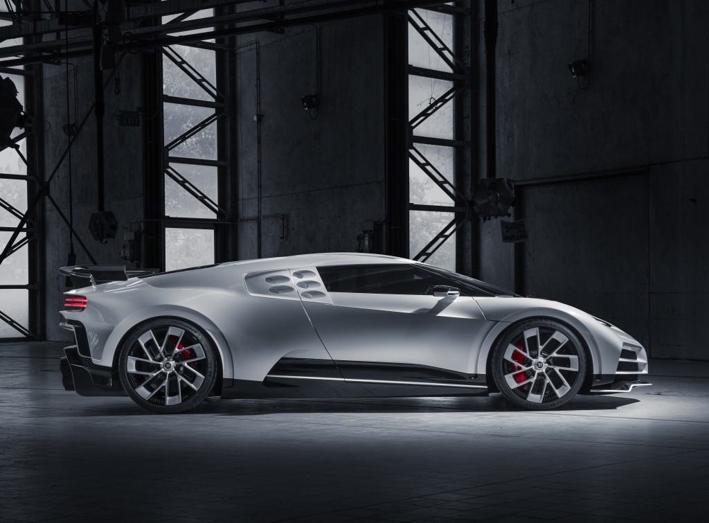 Bugatti Centodieci photo 37