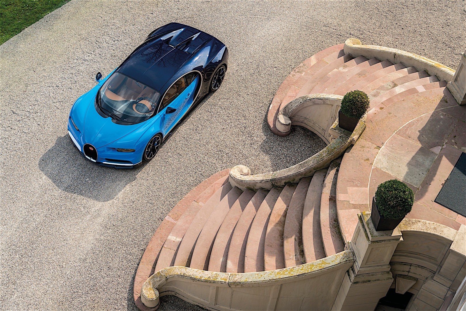 Bugatti Chiron photo 4