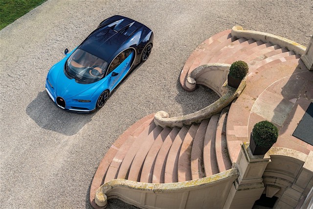 Bugatti Chiron photo 4