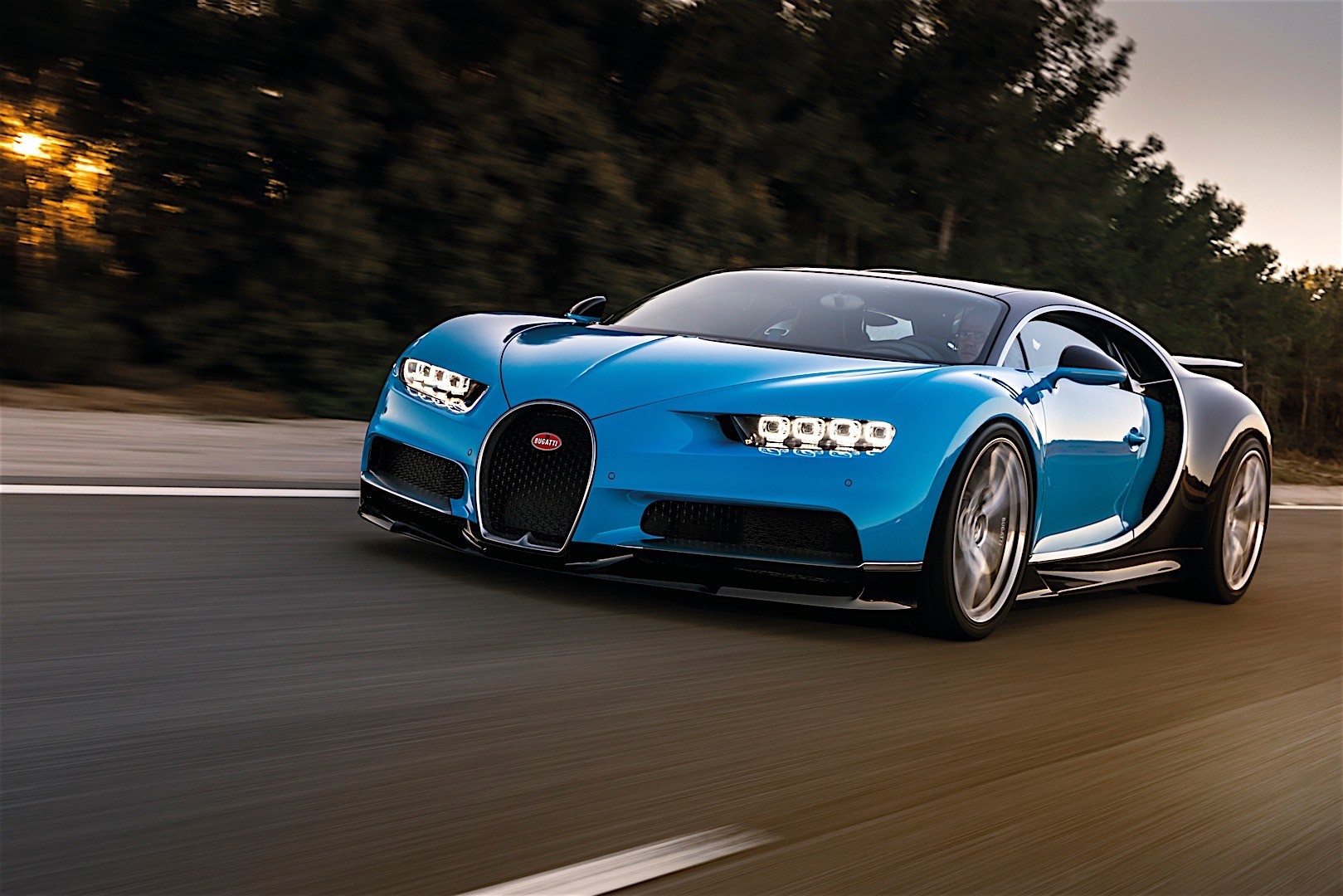 Bugatti Chiron photo 16