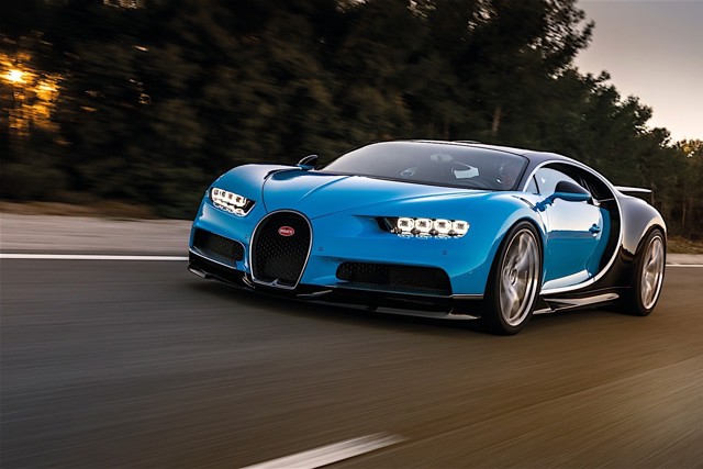 Bugatti Chiron photo 16