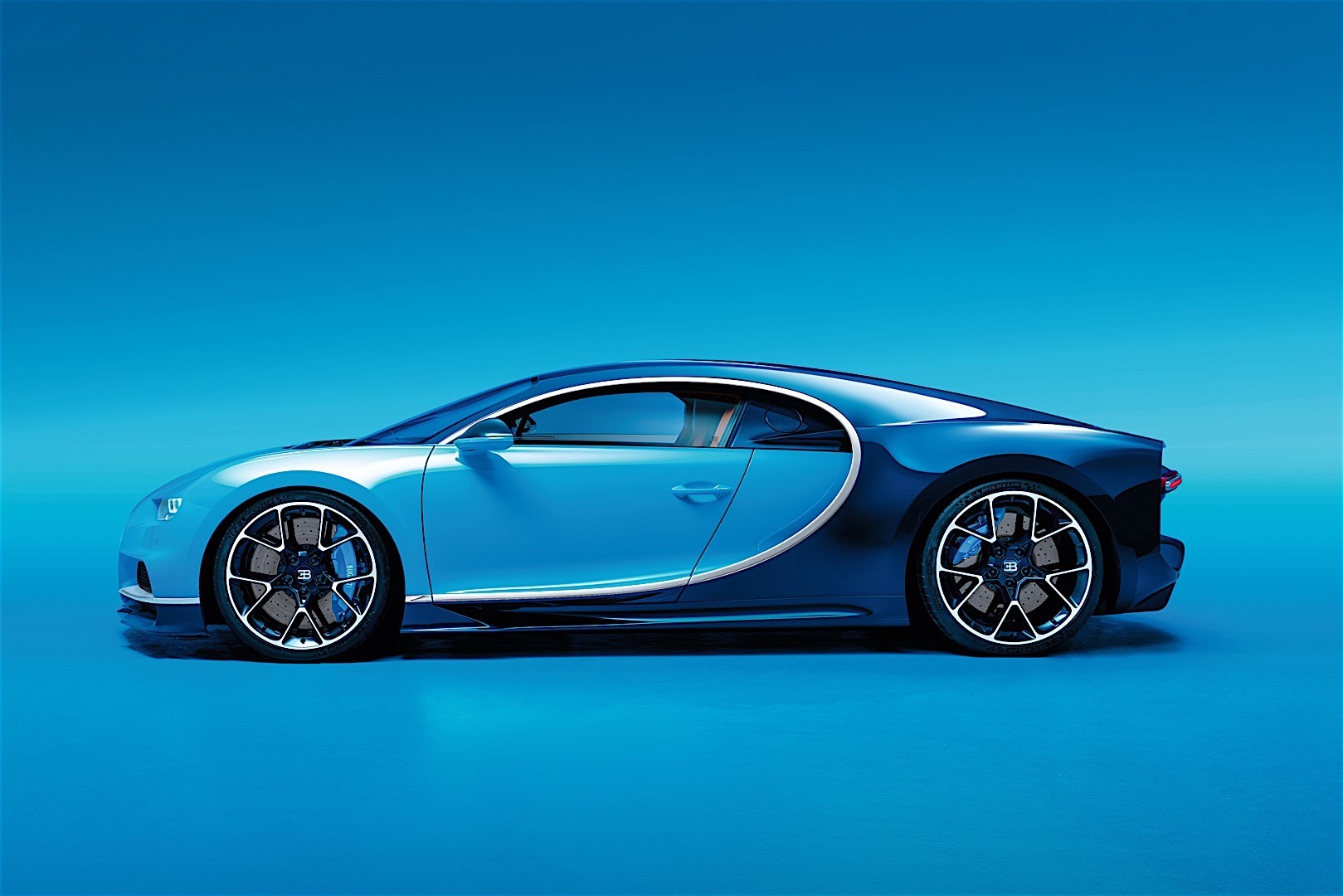 Bugatti Chiron photo 18