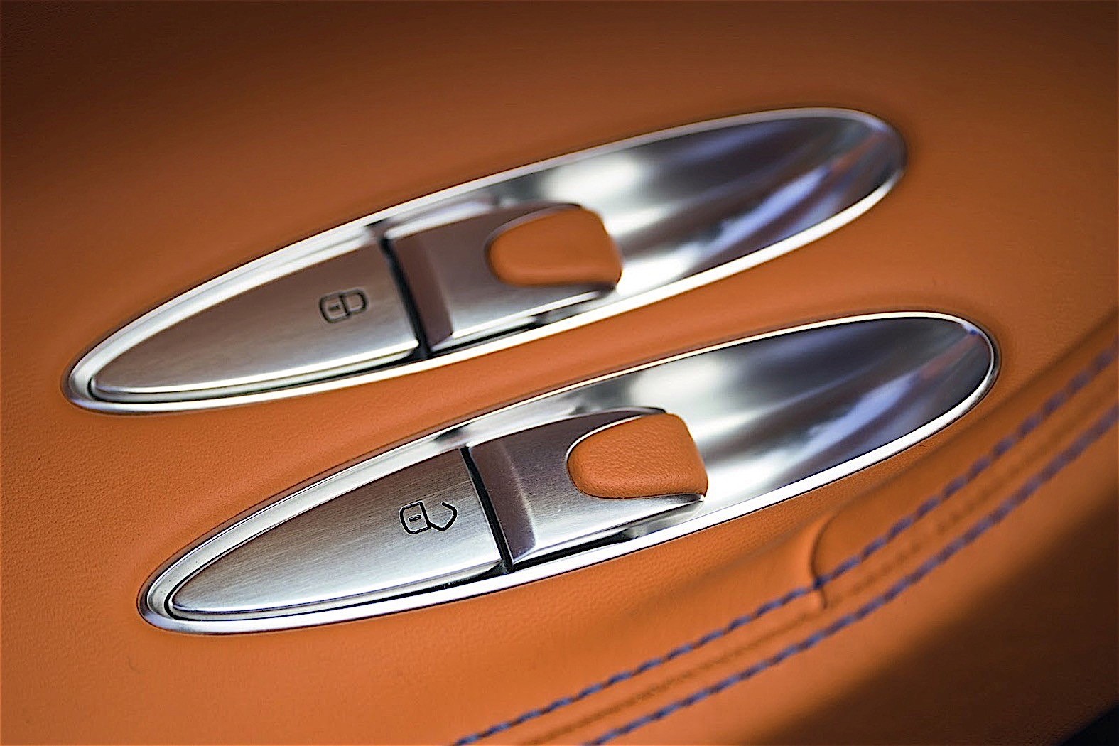 Bugatti Chiron photo 28