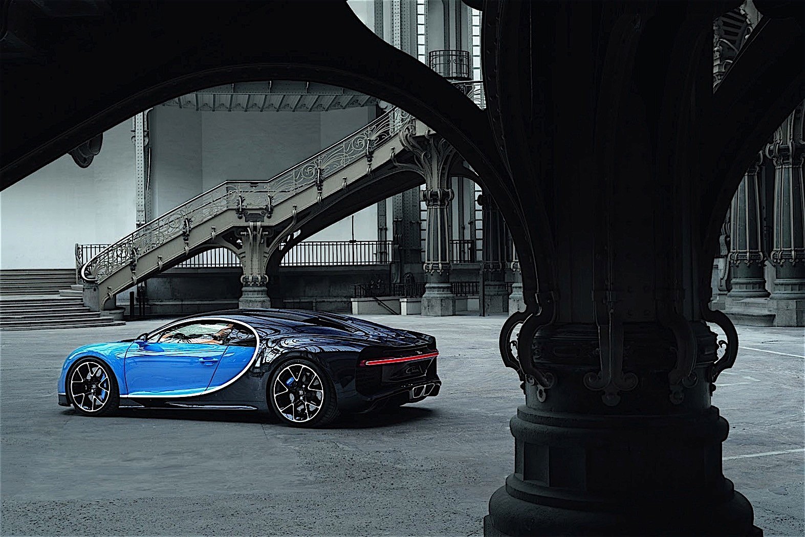 Bugatti Chiron photo 32