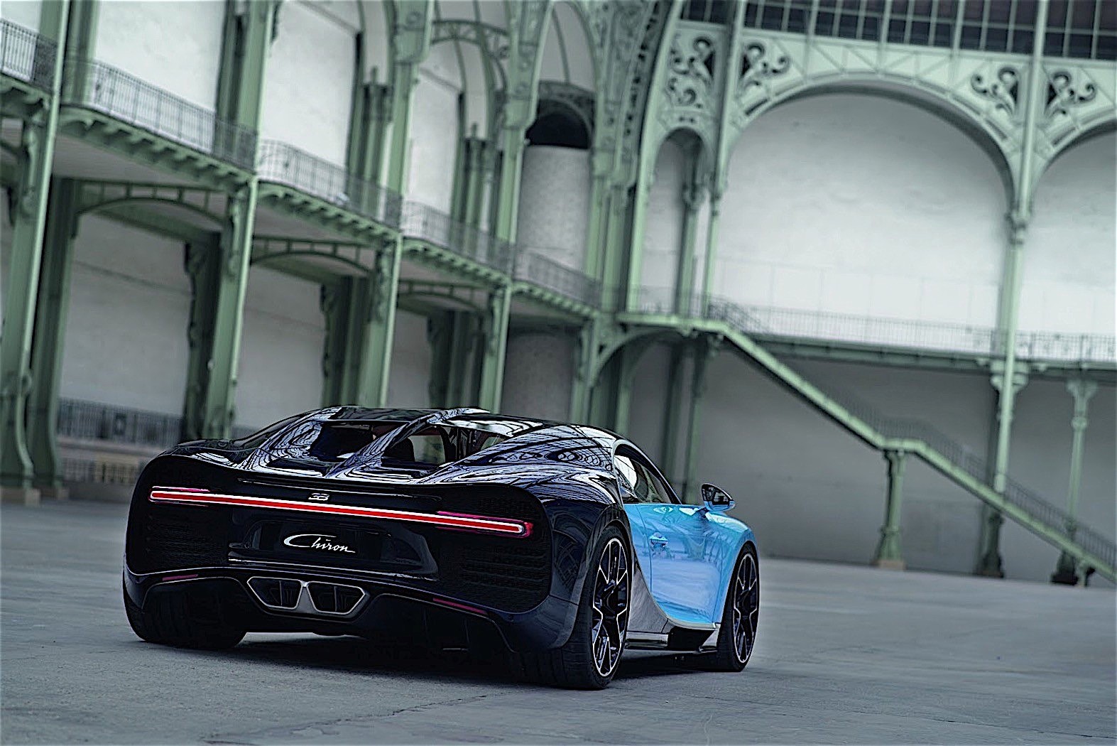 Bugatti Chiron photo 33