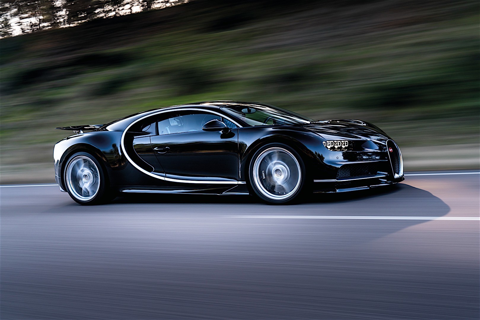 Bugatti Chiron photo 43
