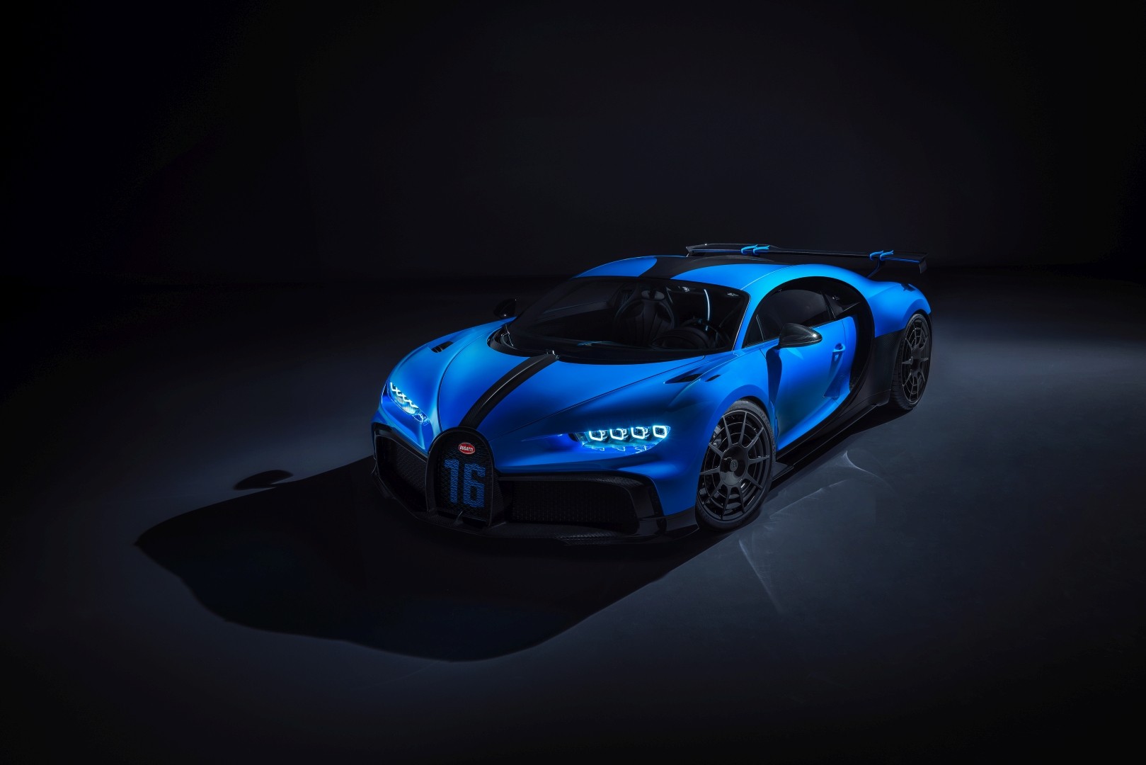 Bugatti Chiron photo 17