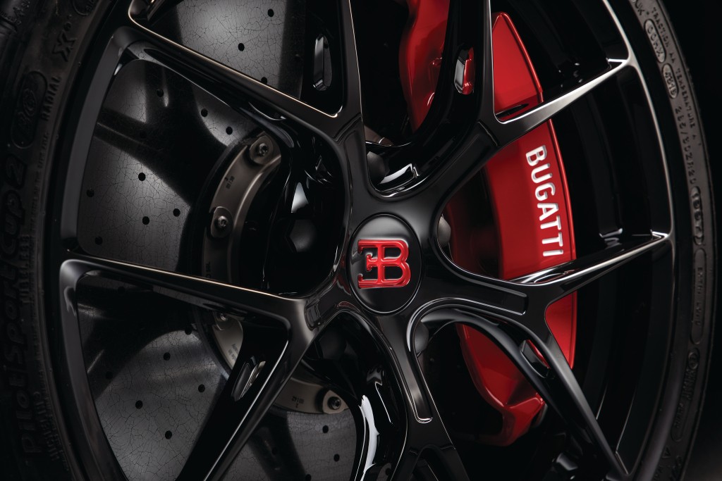 Bugatti Chiron photo 2