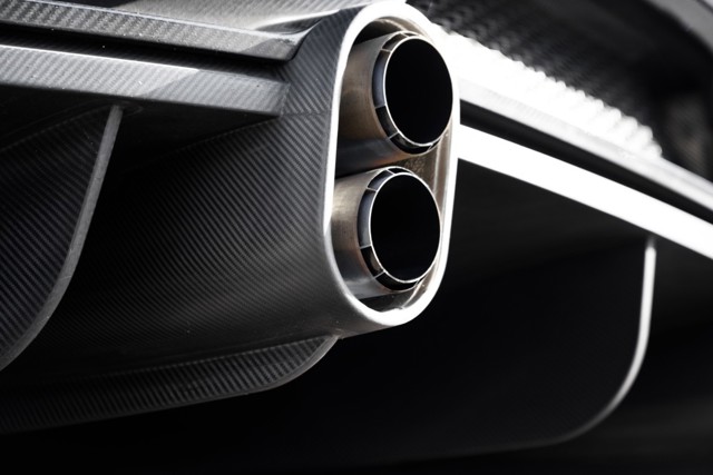 Bugatti Chiron photo 8