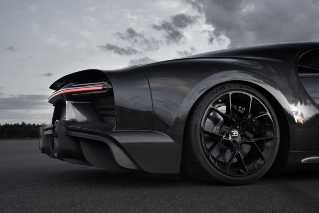 Bugatti Chiron photo 13