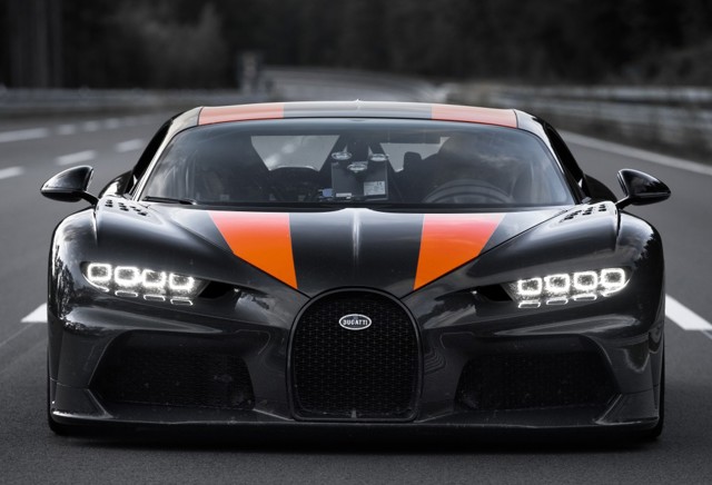 Bugatti Chiron photo 1