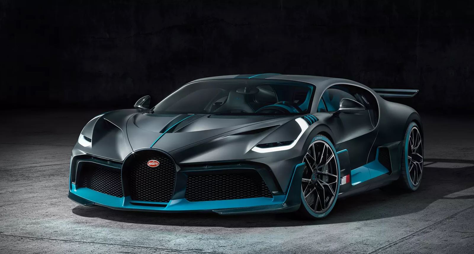 Bugatti Divo photo 2