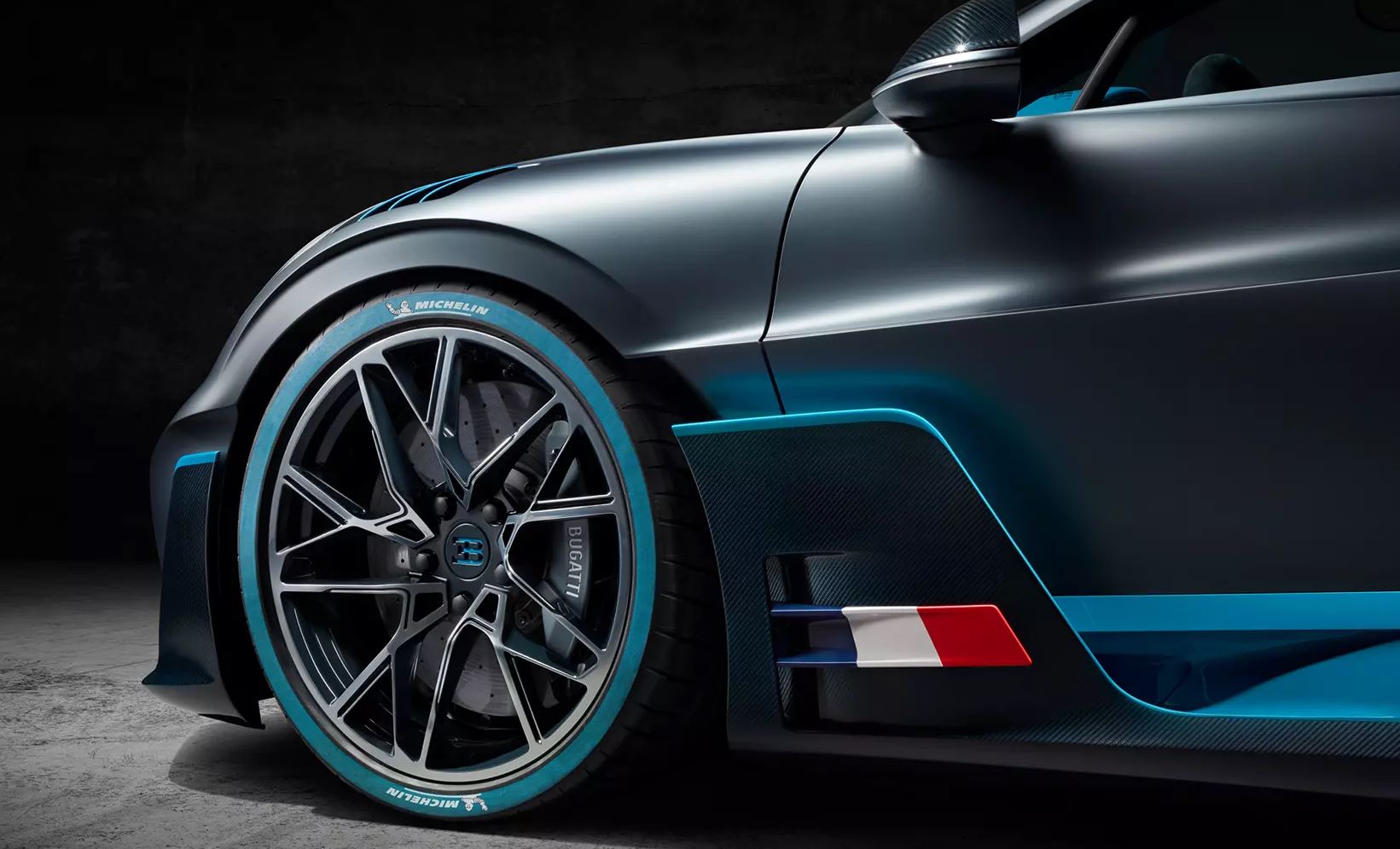 Bugatti Divo photo 11