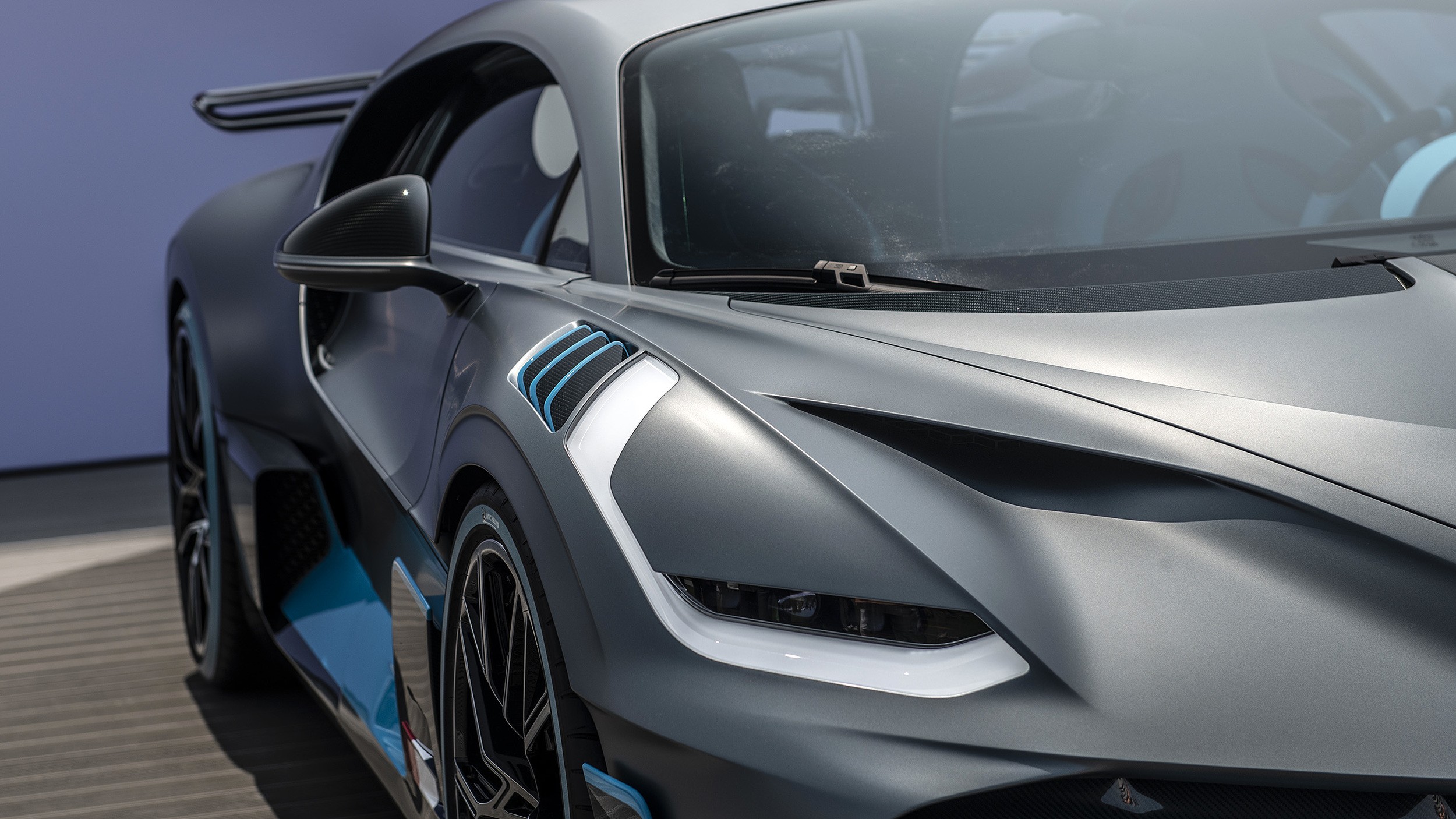 Bugatti Divo photo 13