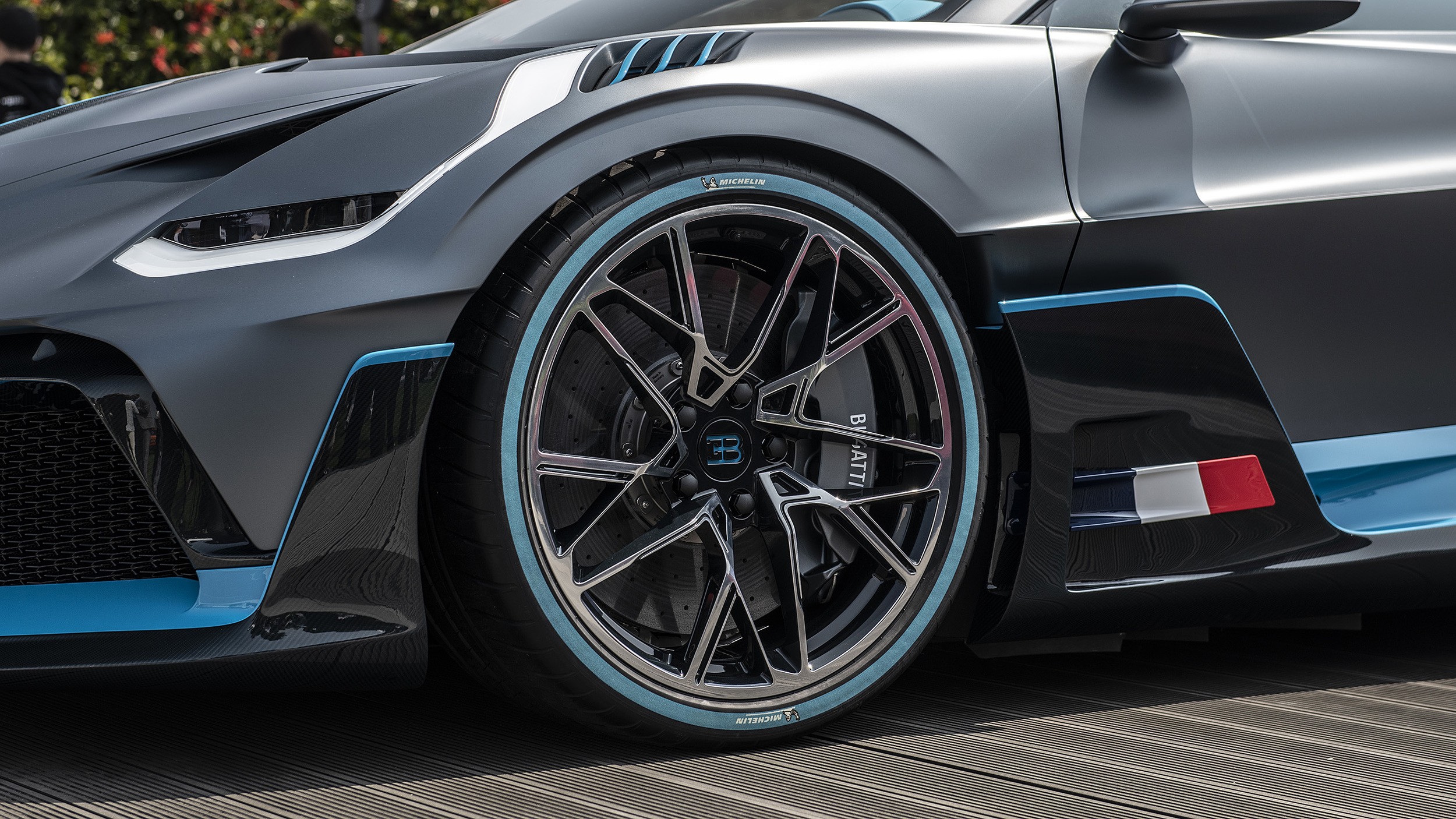 Bugatti Divo photo 16