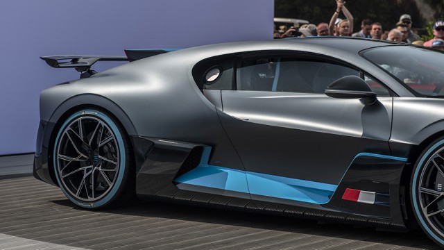 Bugatti Divo photo 18
