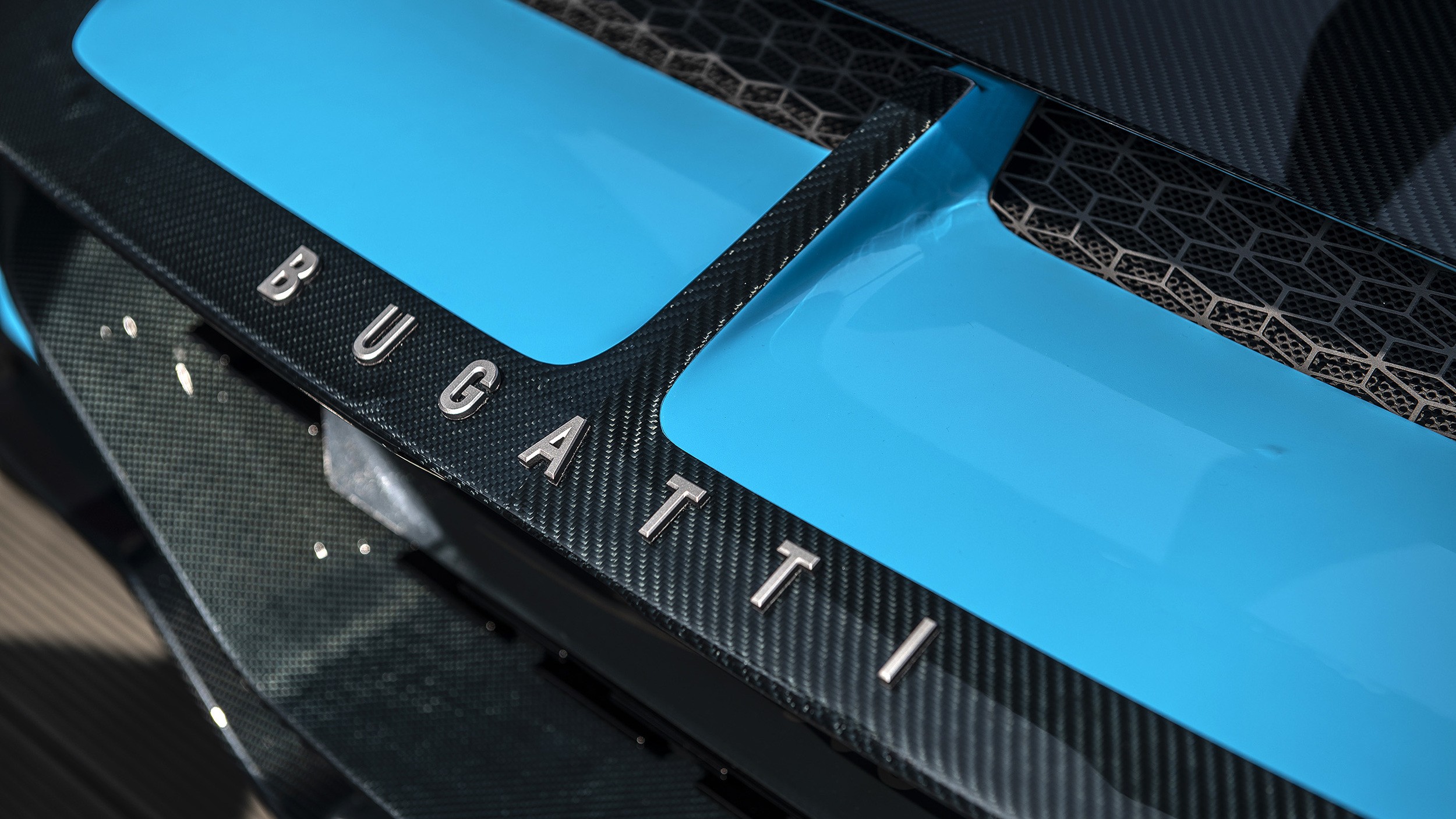 Bugatti Divo photo 20