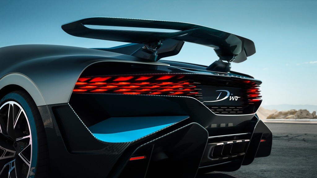 Bugatti Divo photo 30