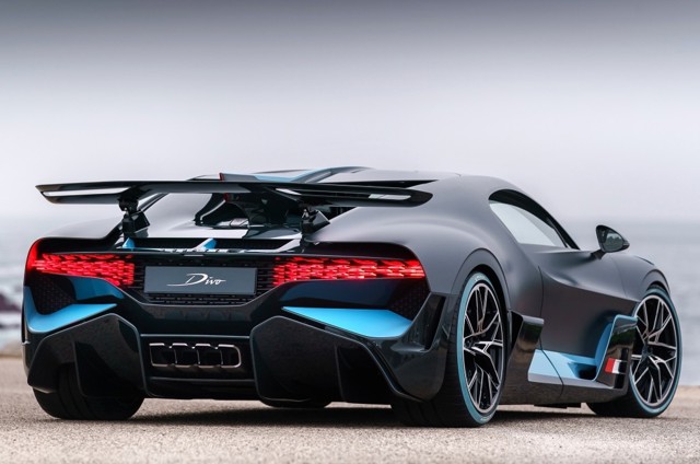 Bugatti Divo photo 35