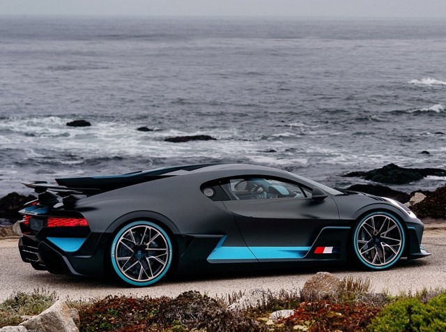 Bugatti Divo photo 40