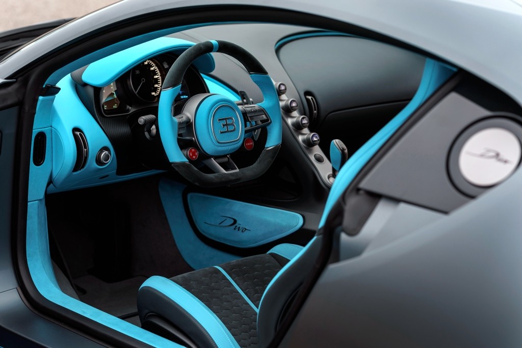 Bugatti Divo photo 50