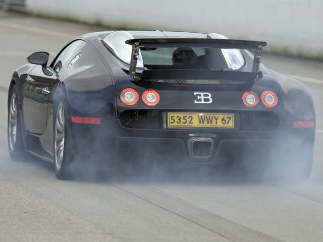 Bugatti Veyron photo 14