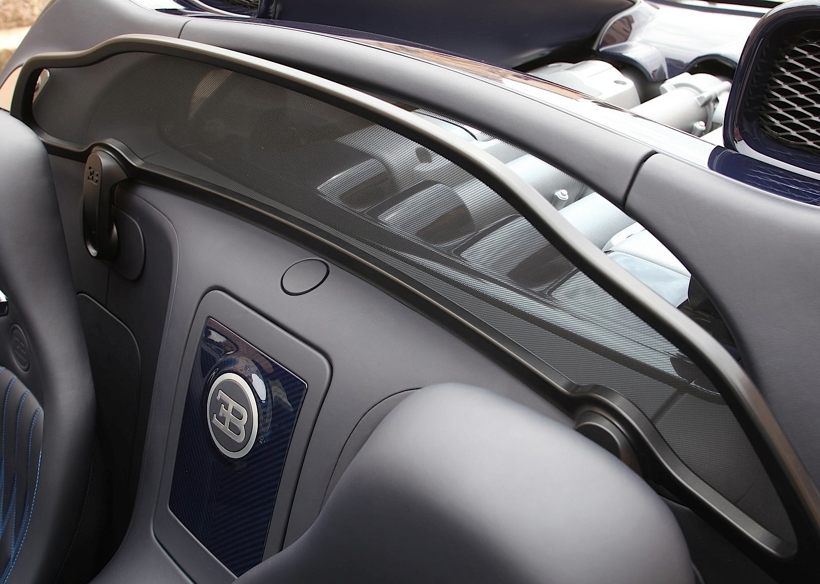 Bugatti Veyron photo 56