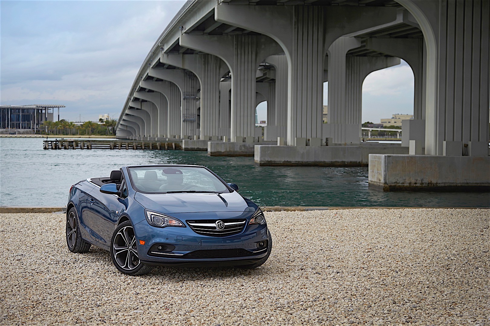 Buick Cascada photo 8