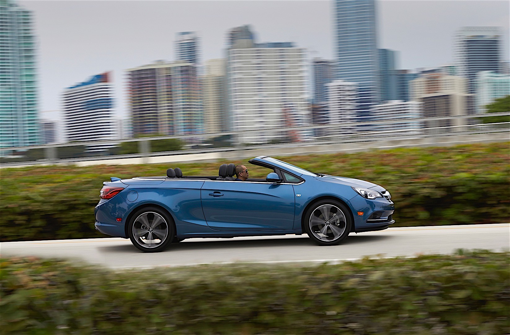Buick Cascada photo 12