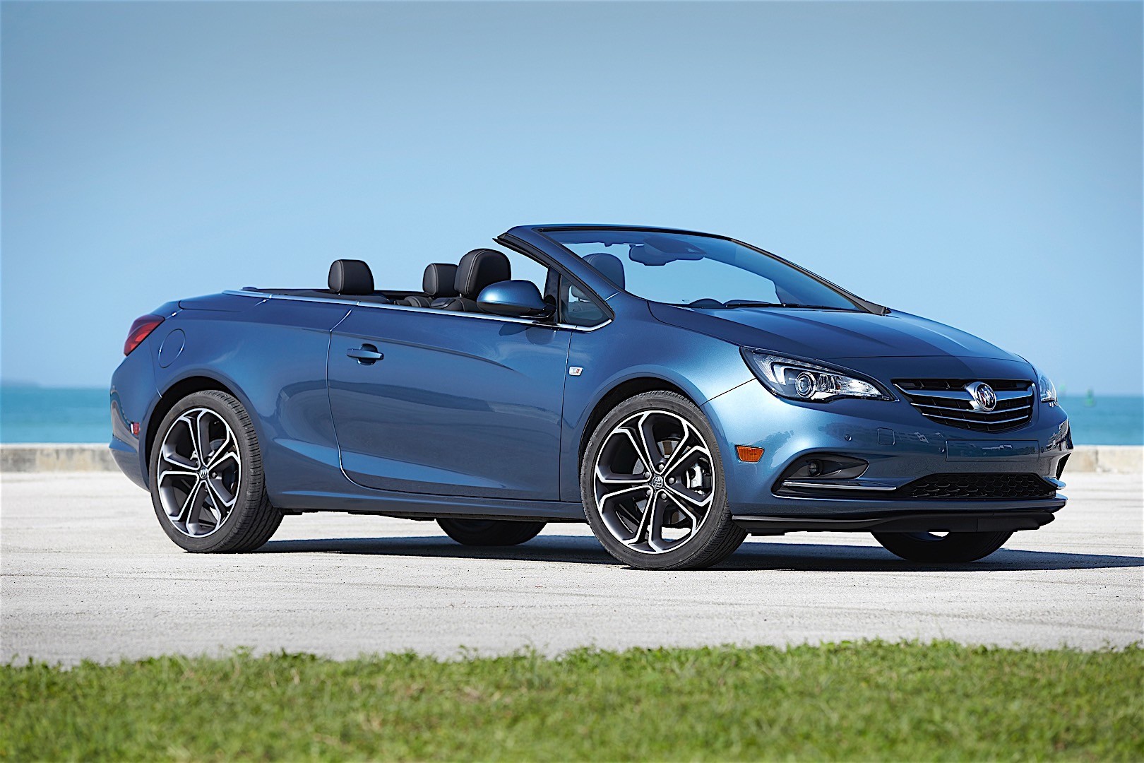 Buick Cascada photo 14