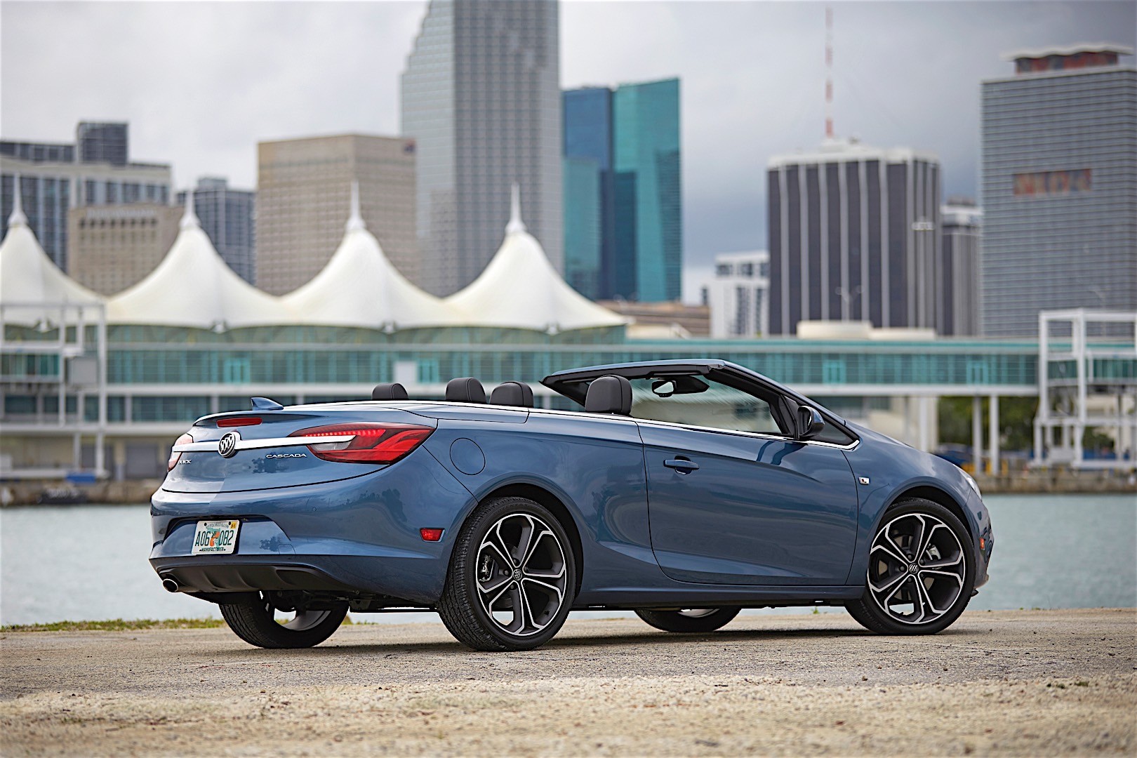 Buick Cascada photo 18