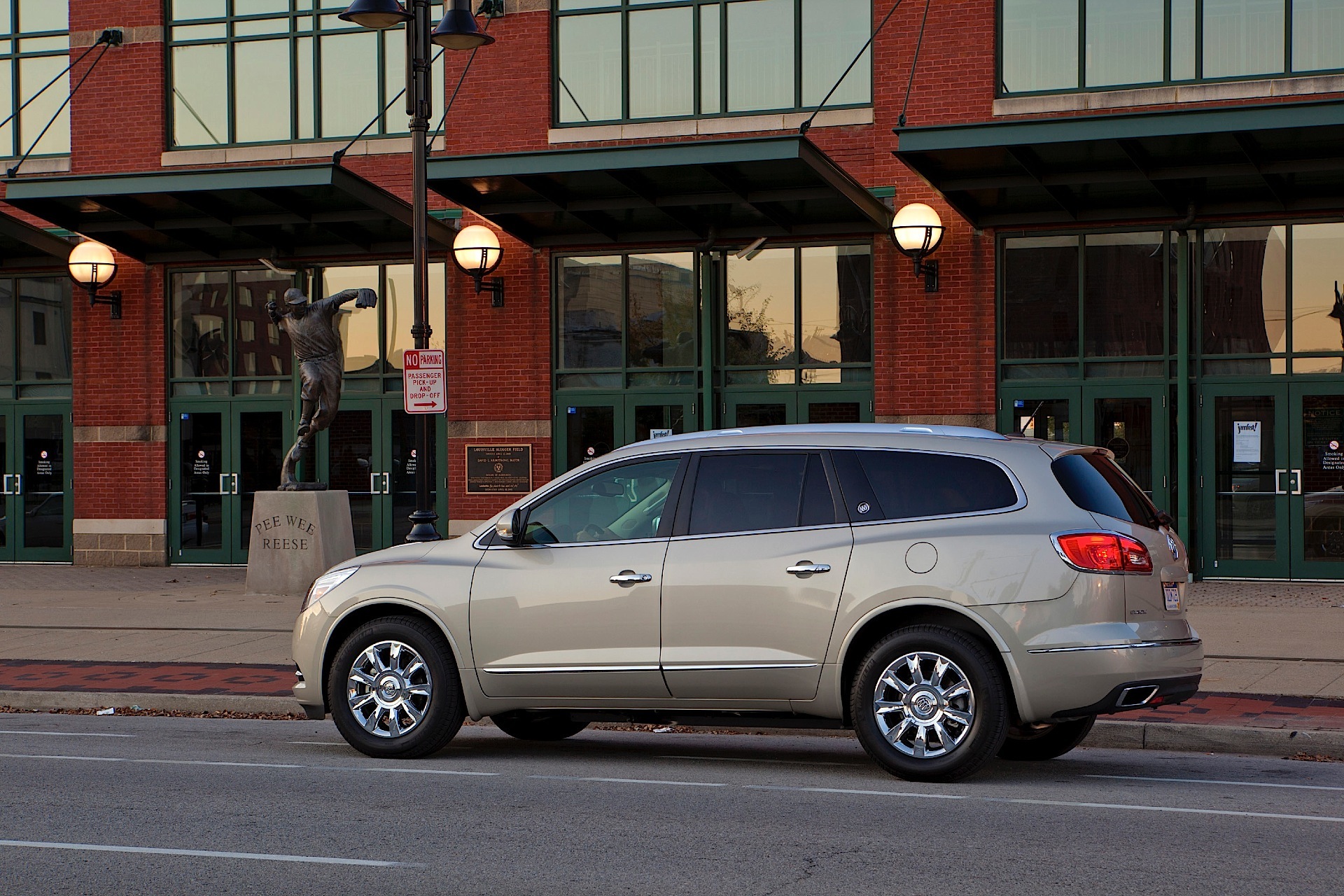 Buick Enclave photo 19