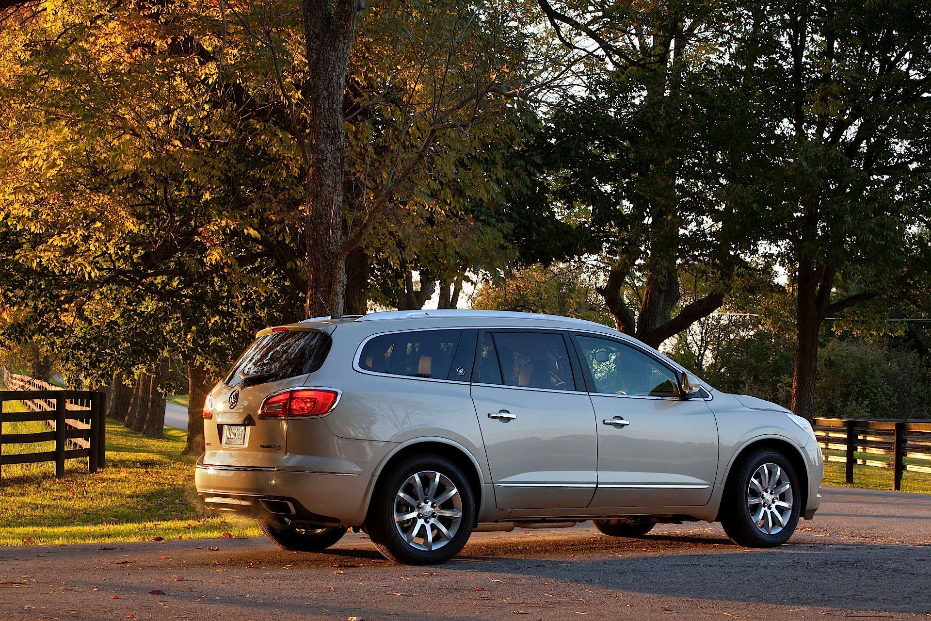 Buick Enclave photo 22
