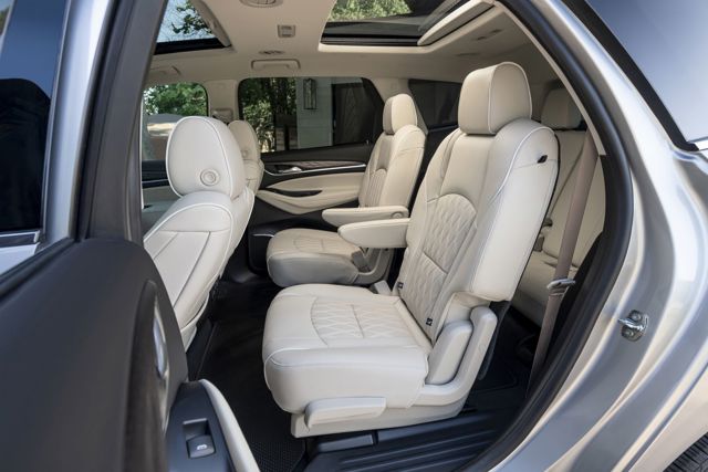 Buick Enclave photo 11