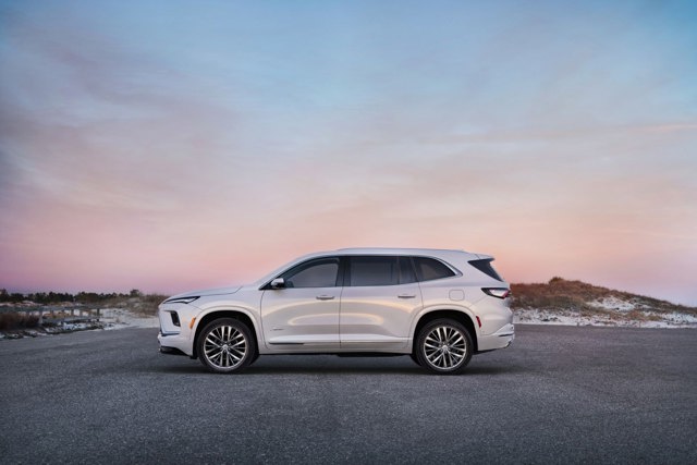 Buick Enclave photo 2