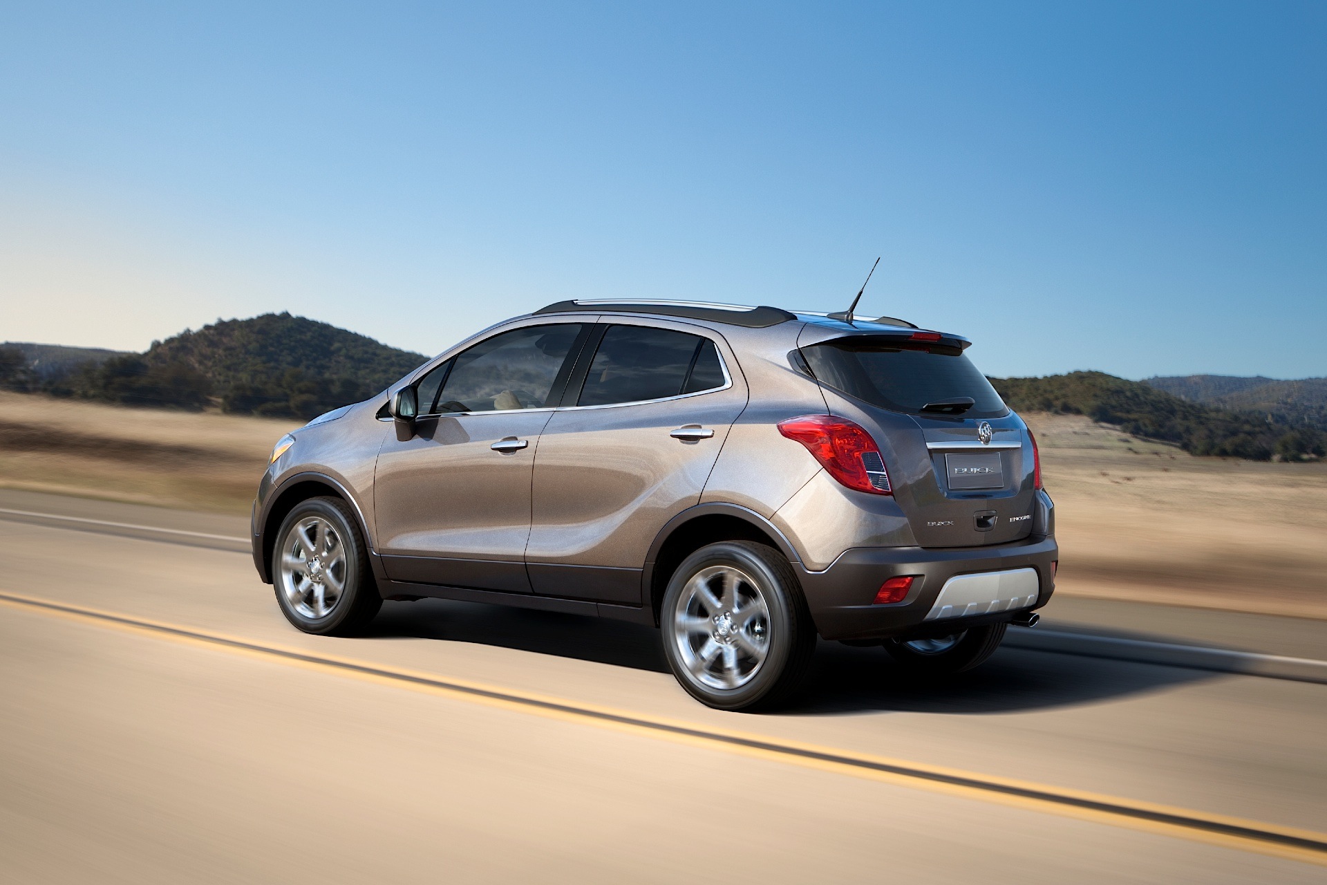 Buick Encore photo 2