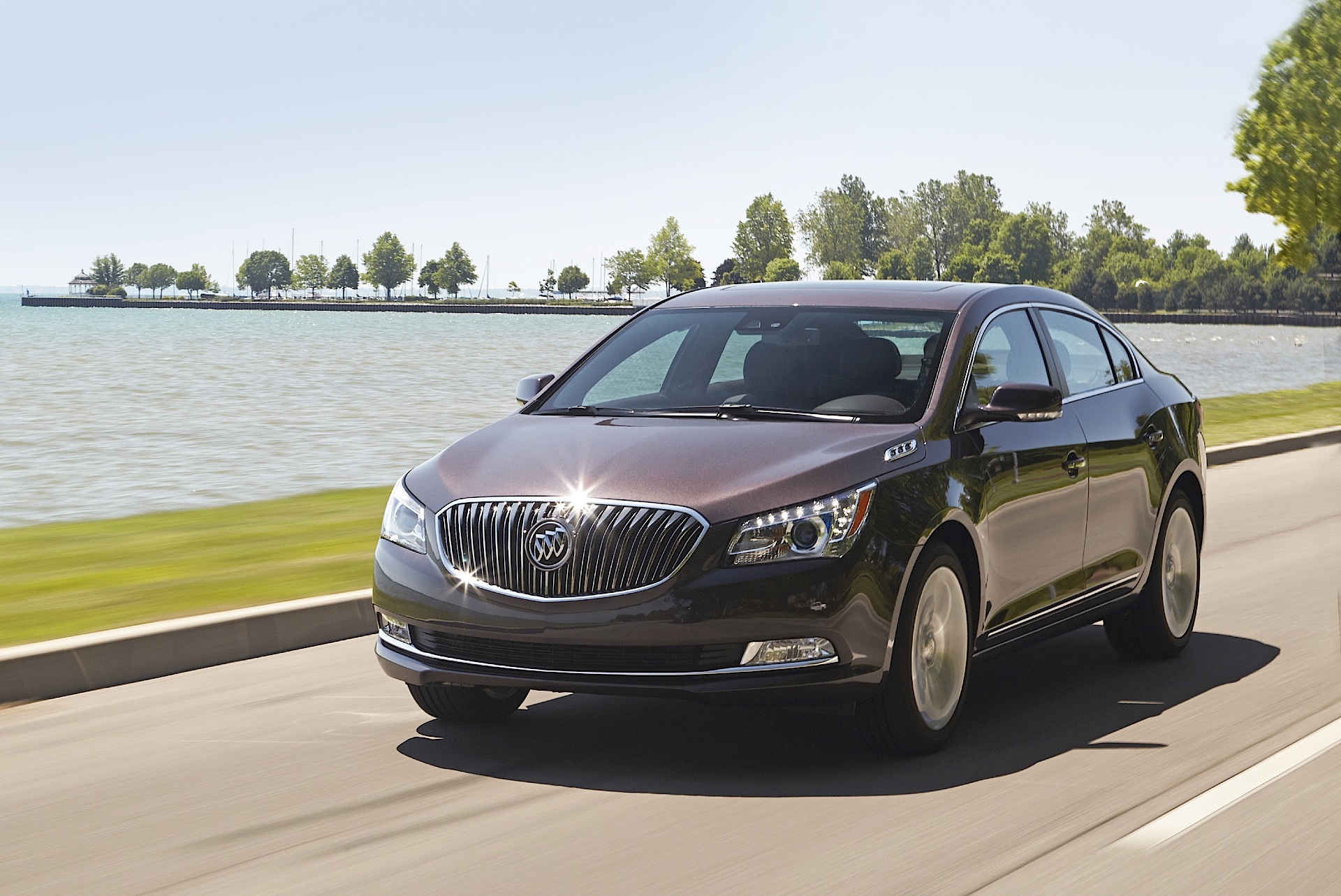 Buick Lacrosse photo 17