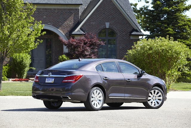 Buick Lacrosse photo 22