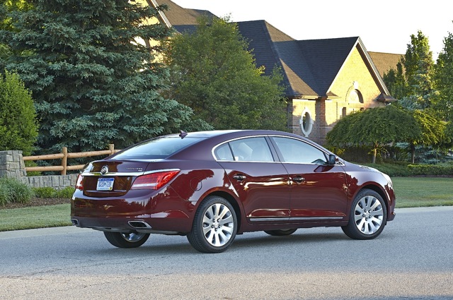 Buick Lacrosse photo 30