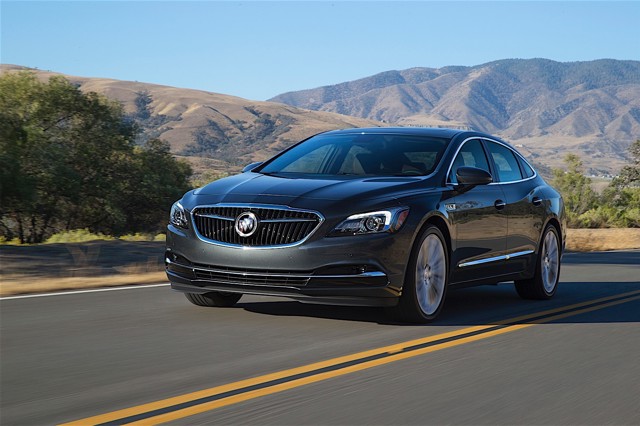 Buick Lacrosse photo 4