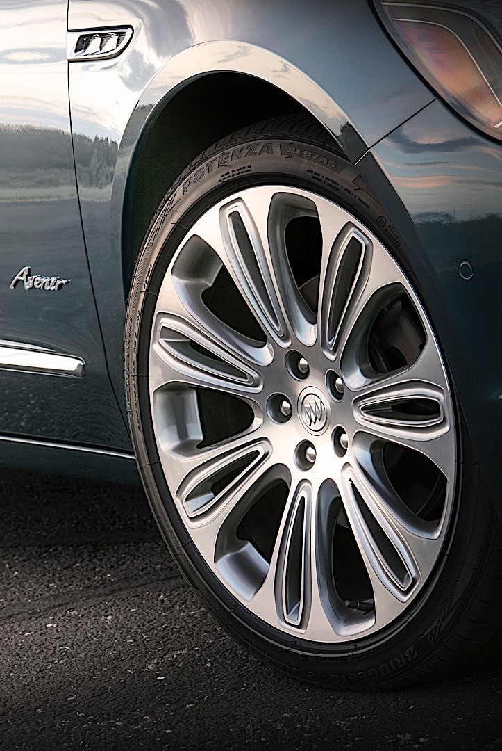 Buick Lacrosse photo 6