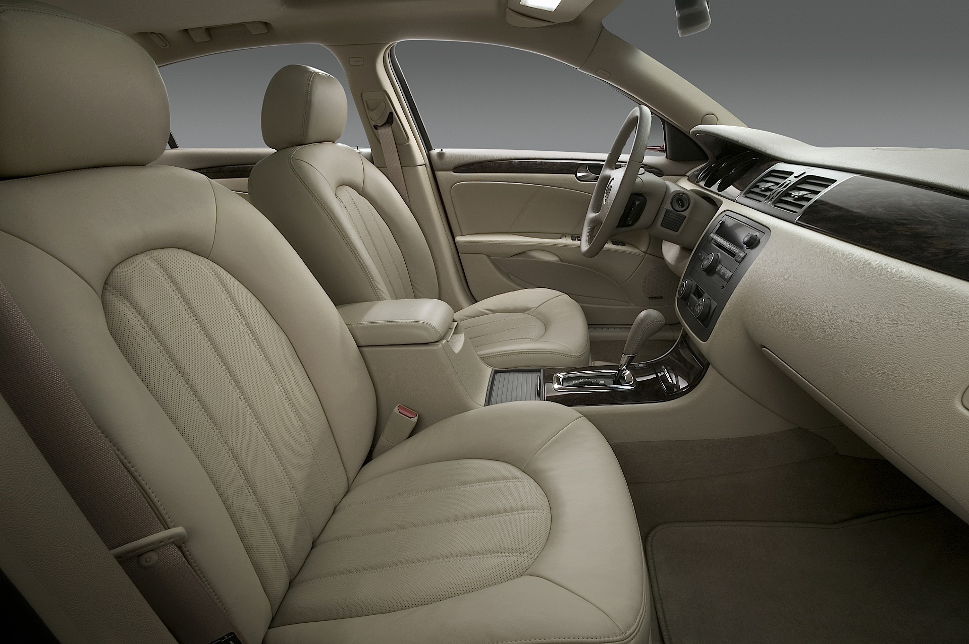 Buick Lucerne photo 85