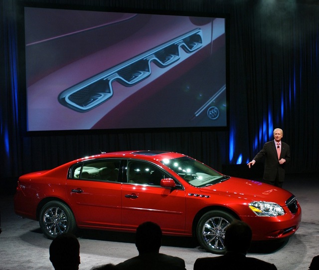 Buick Lucerne photo 10