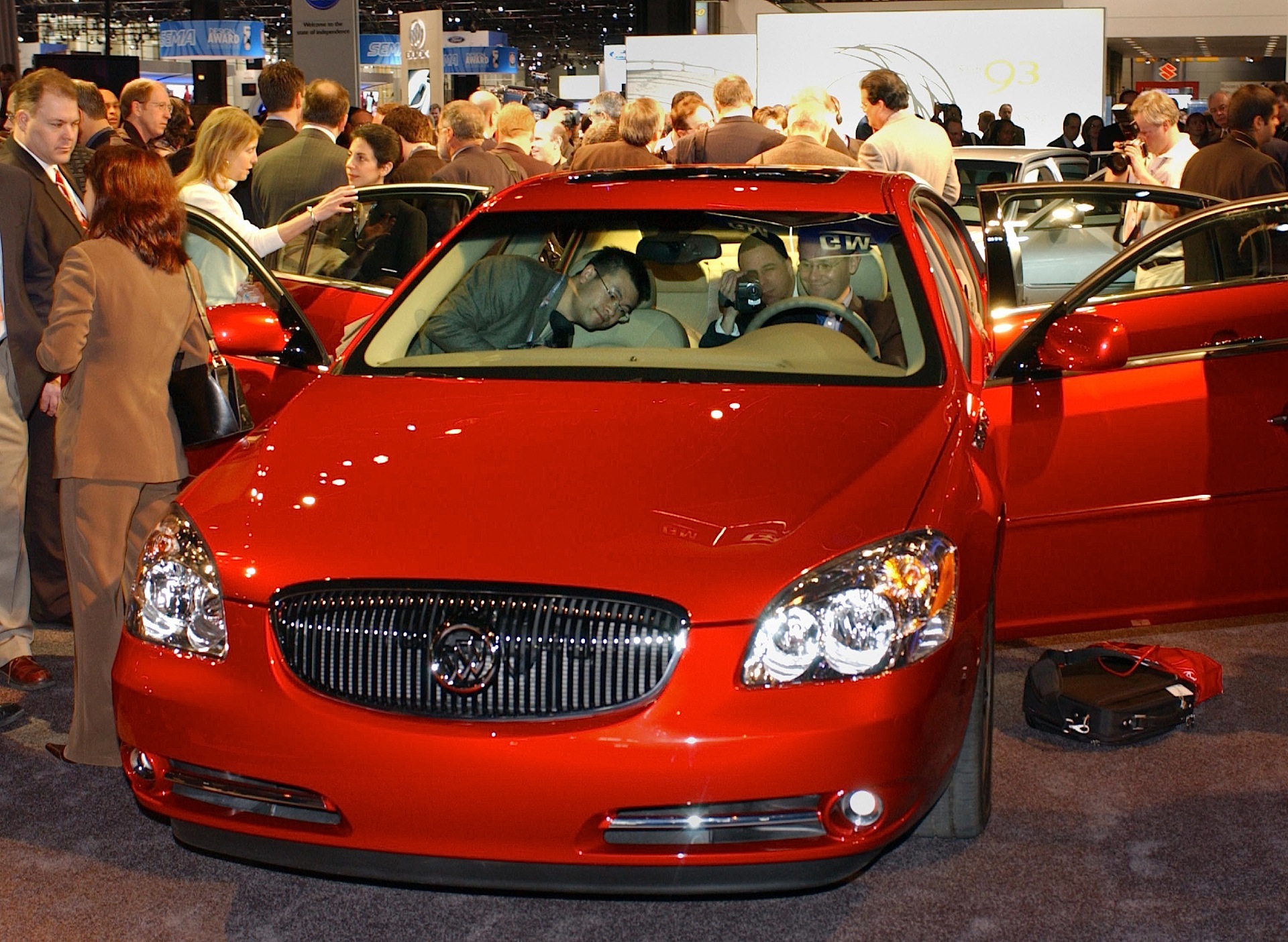Buick Lucerne photo 11