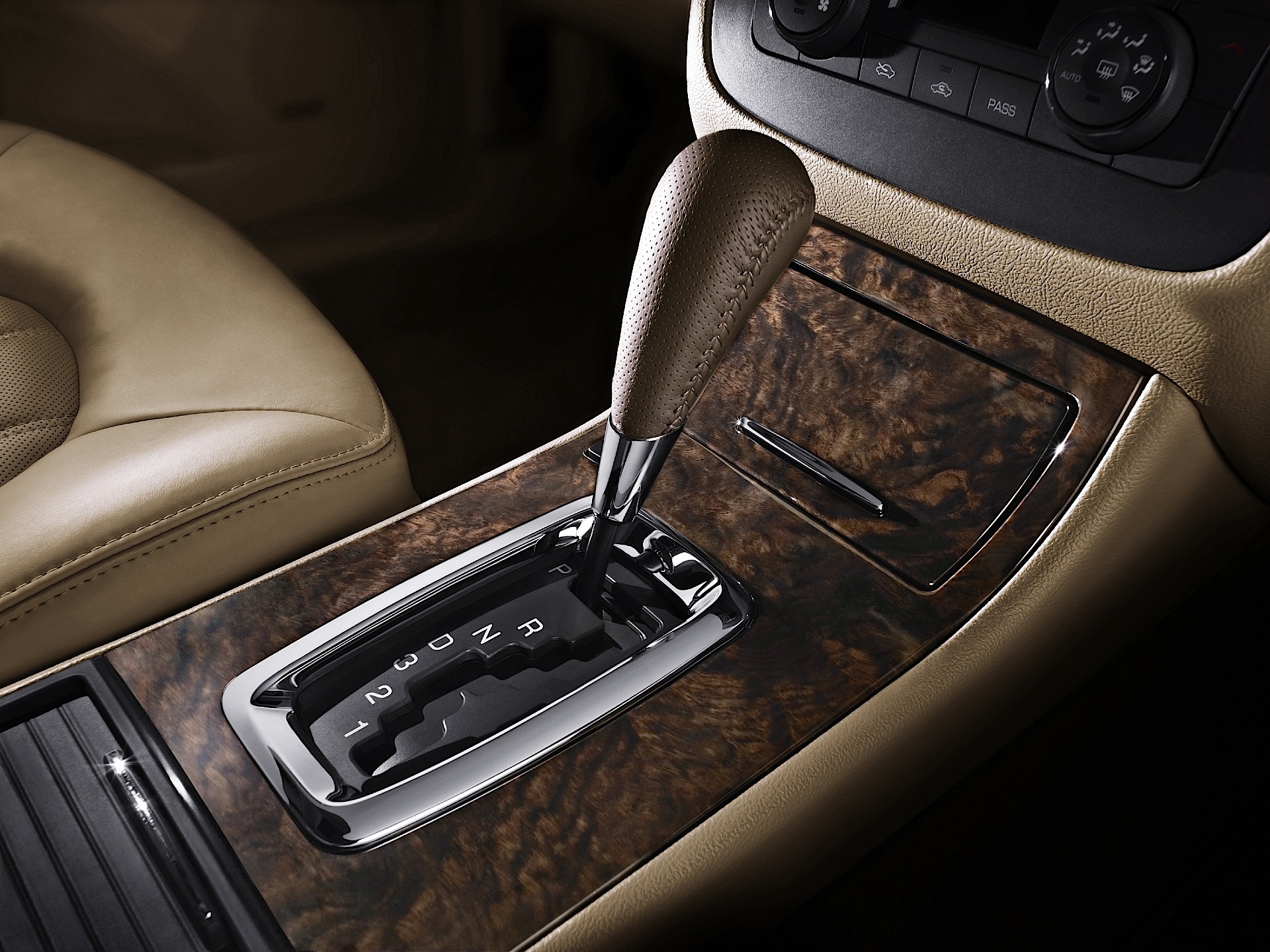 Buick Lucerne photo 89