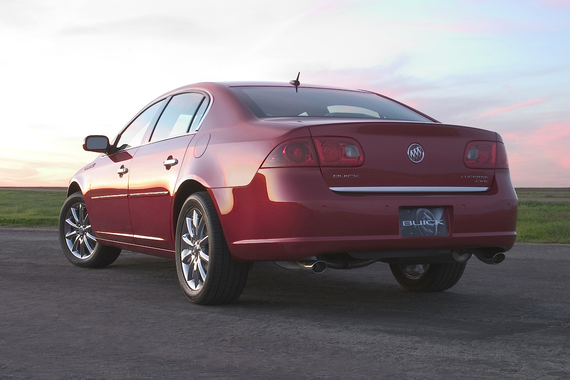 Buick Lucerne photo 19